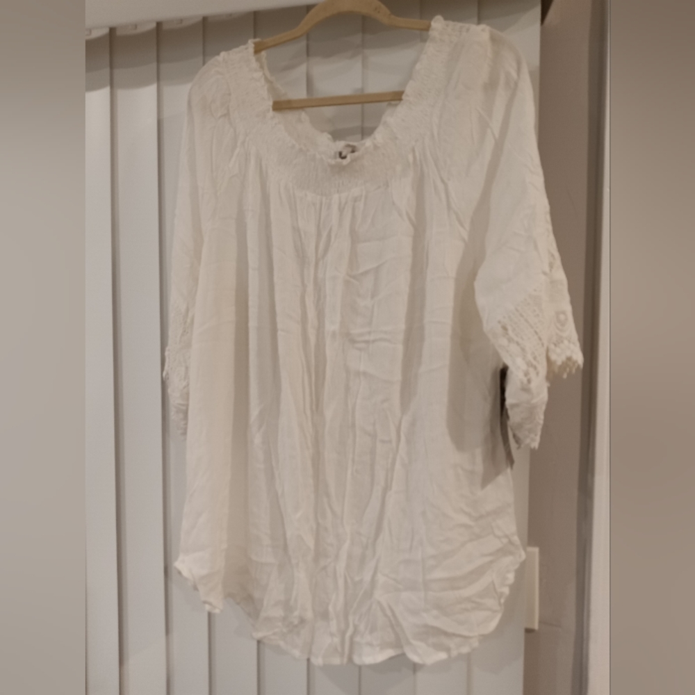 Avenue Rayon blouse size 18-20 wear it two ways